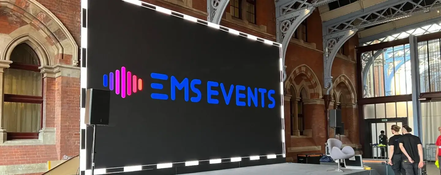 Comparison Between Indoor and Outdoor LED Rentals