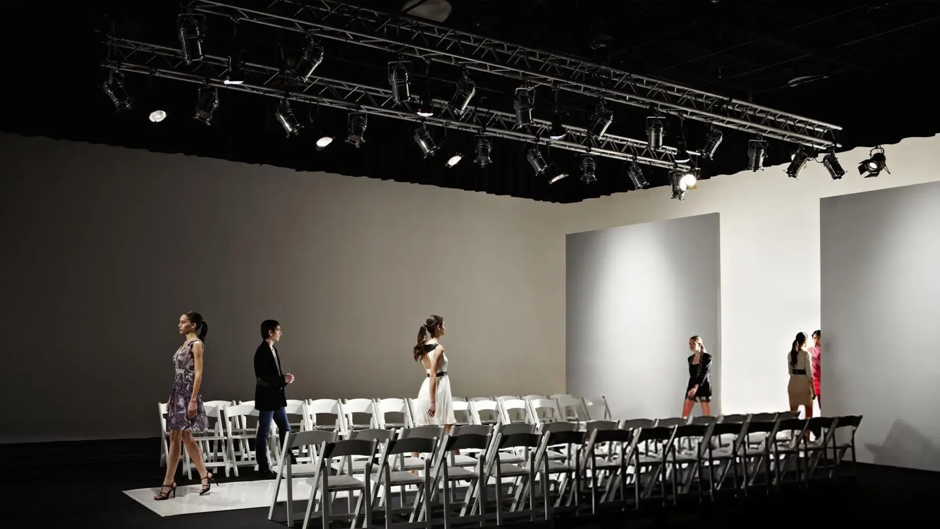 CREATIVE FASHION SHOW LIGHTING TIPS & IDEAS